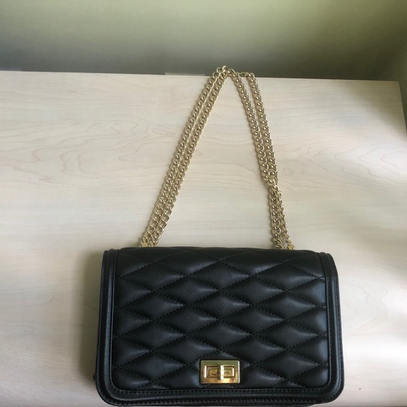 New Express Black Quilted Faux Leather Crossbody & or Shoulder Bag - Picture 1 of 4